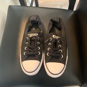 New! Ladies Converse Tennis Shoes size 9